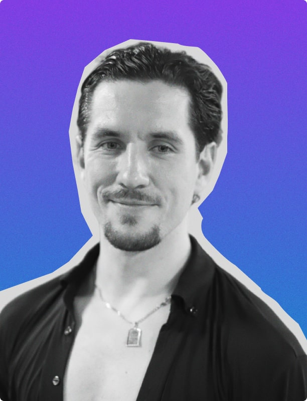 Михаил Попов 